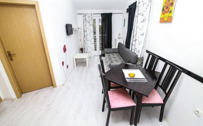 Фото отеля Alma Apartments