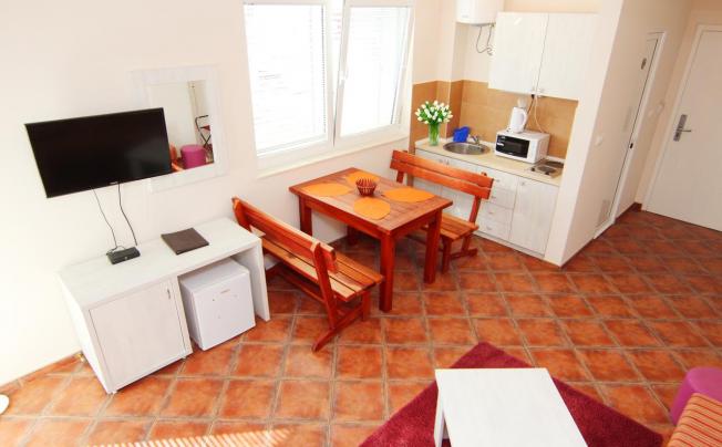 Фото отеля Mila & Aleksandr Apartments