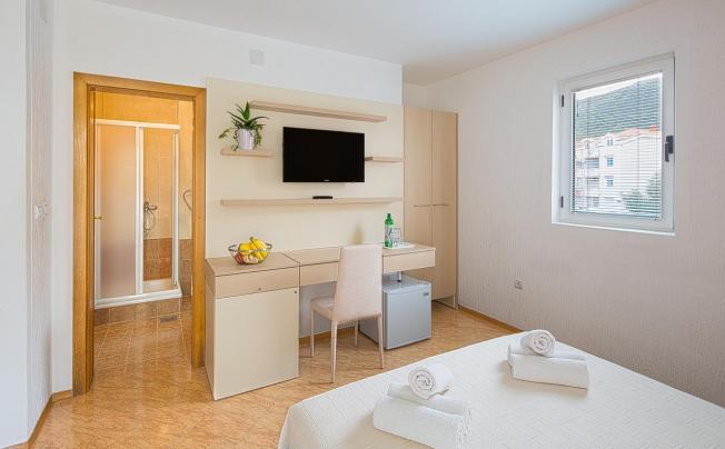 Фото отеля Budva Inn Guest House