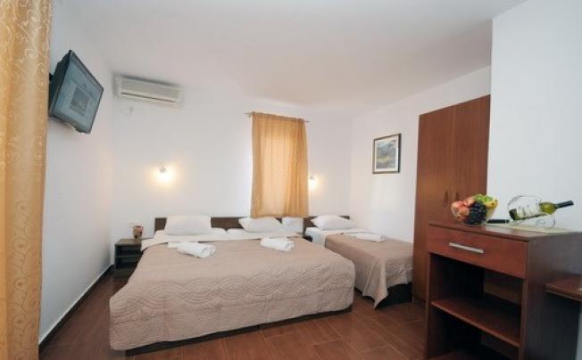 Фото отеля Tatjana Hotel