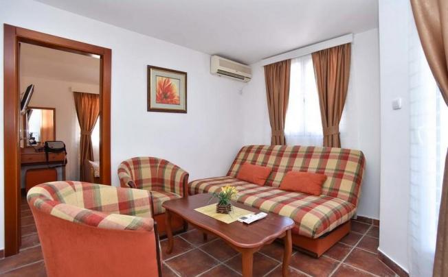 Фото отеля Tatjana Hotel