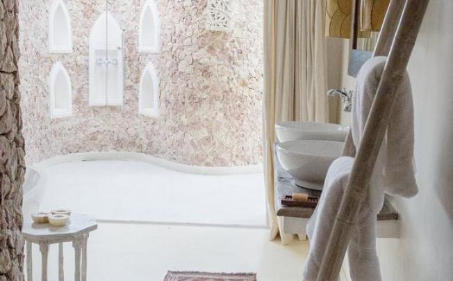 Фото отеля QAMBANI LUXURY RESORT