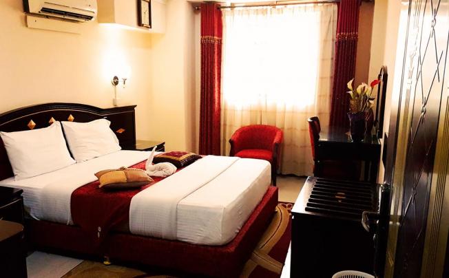 Фото отеля Urban Rose Hotel & Apartments