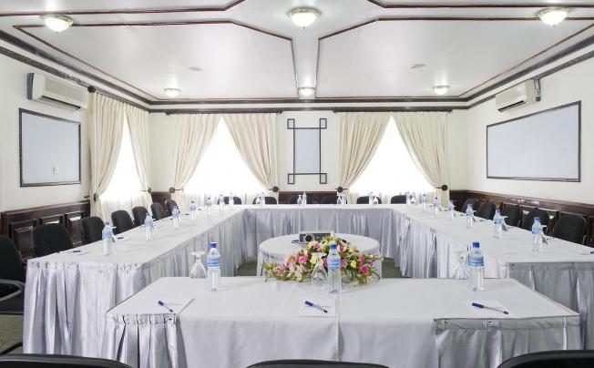 Фото отеля Protea Hotel Dar Es Salaam Courtyard