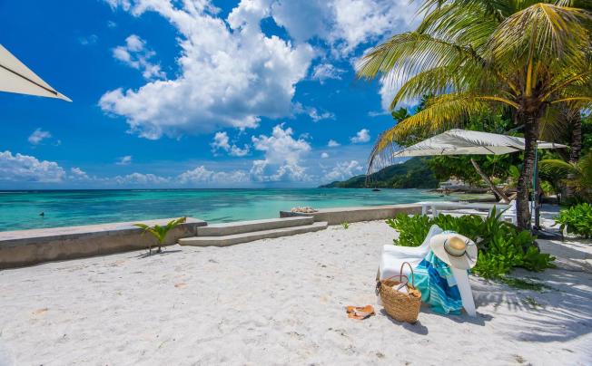 Фото отеля LE NAUTIQUE LUXURY BEACHFRONT APARTMENTS