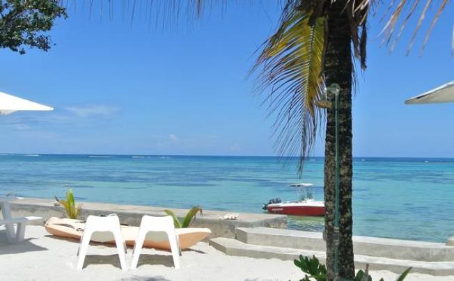 Фото отеля LE NAUTIQUE LUXURY BEACHFRONT APARTMENTS