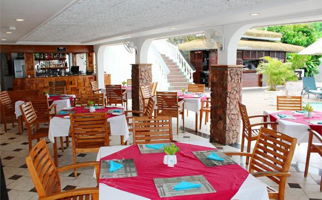 Фото отеля Le Relax Hotel & Restaurant