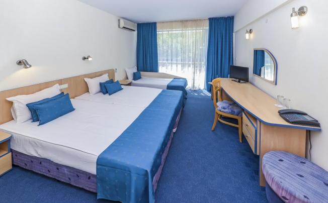 Фото отеля Holiday Park hotel
