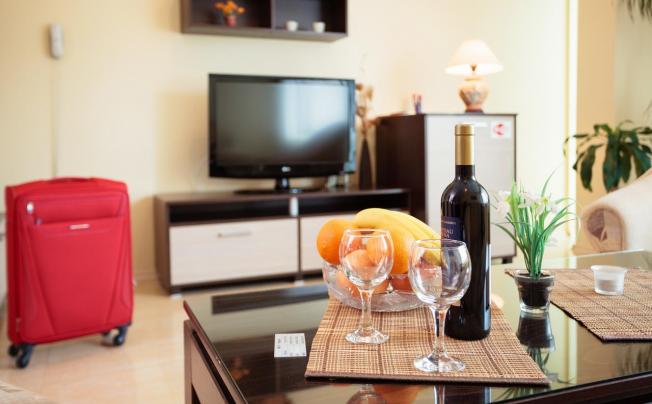 Фото отеля Bright House Apartments