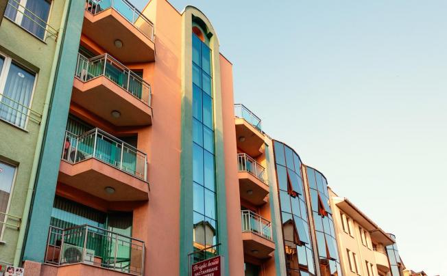 Фото отеля Bright House Apartments