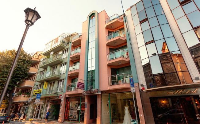 Фото отеля Bright House Apartments