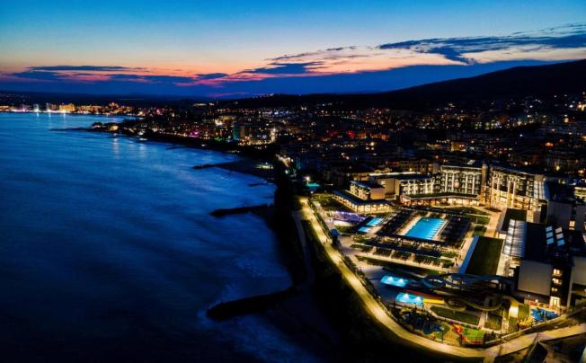 Фото отеля VOYA BEACH RESORT