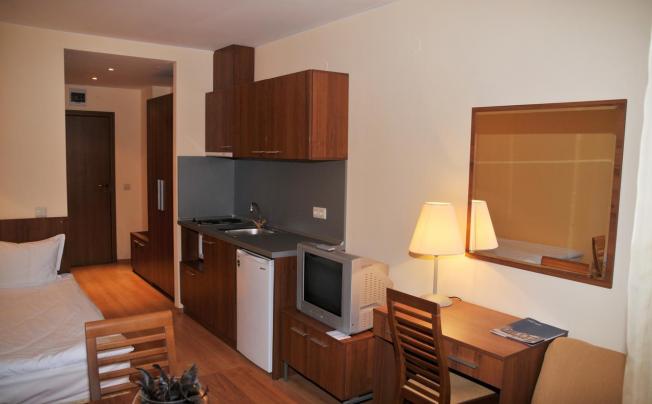 Фото отеля Villa Park Guest Apartments