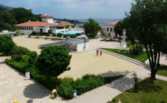 Фото отеля Balchik Family Hotel 