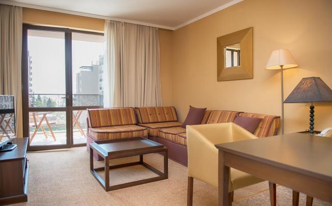 Фото отеля ROYAL BEACH APARTMENTS