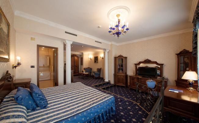 Фото отеля Grand Hotel London