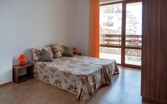 Фото отеля Robinson VIP Apartment