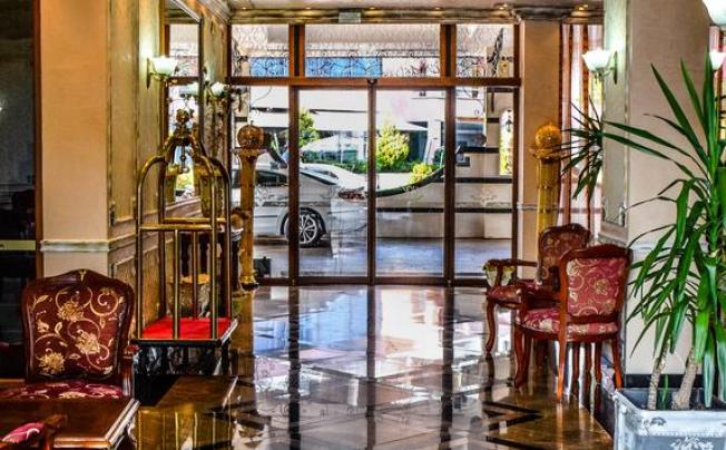Фото отеля Karolina Hotel