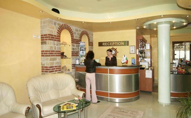 Фото отеля Dionis Hotel 