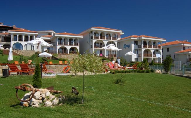 Фото отеля Breeze Apartment
