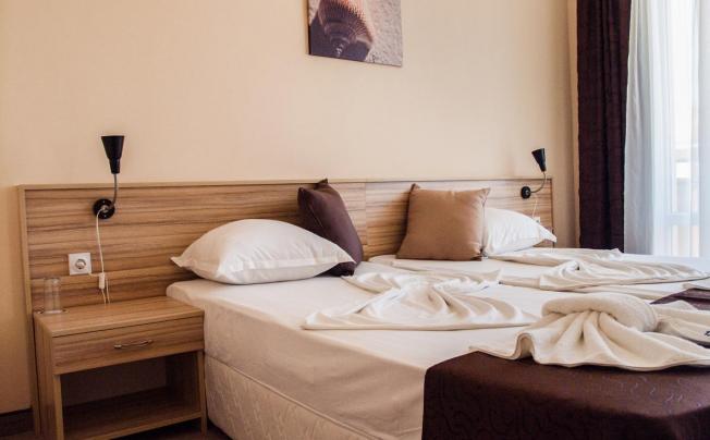 Фото отеля Ivian Family Hotel Ravda