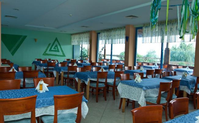 Фото отеля Perla Beach Hotel Iii