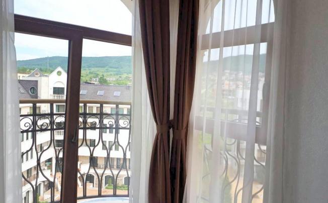 Фото отеля Harmony Suites 10
