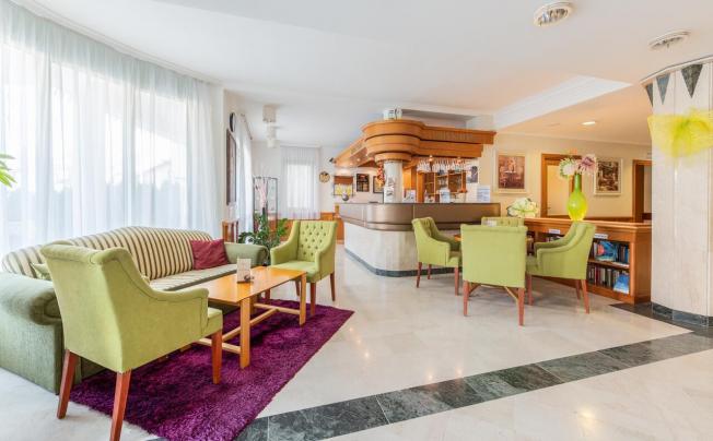 Фото отеля Holiday Club Apartman Hotel Heviz