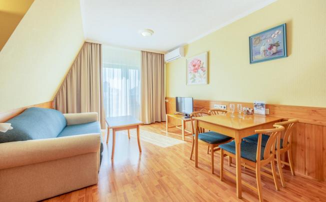 Фото отеля Holiday Club Apartman Hotel Heviz