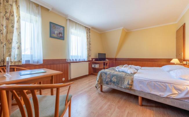 Фото отеля Holiday Club Apartman Hotel Heviz