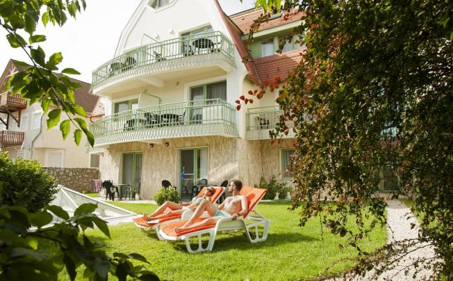 Фото отеля Holiday Club Apartman Hotel Heviz