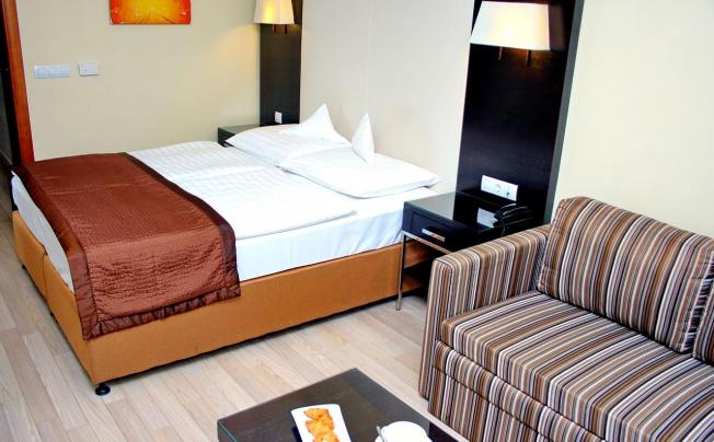 Фото отеля Lion's garden hotel