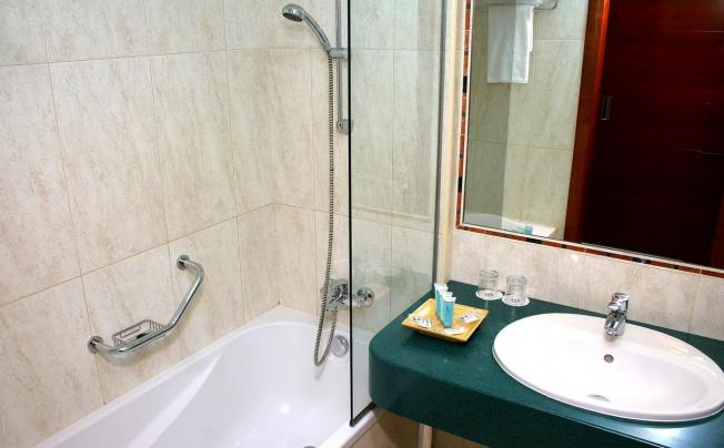 Фото отеля Lion's garden hotel
