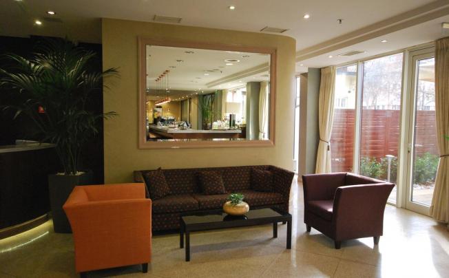 Фото отеля Lion's garden hotel