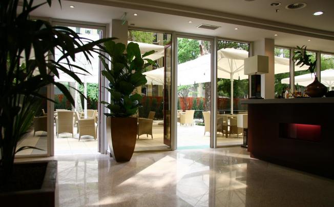 Фото отеля Lion's garden hotel
