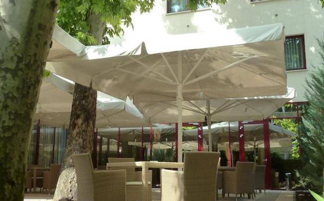 Фото отеля Lion's garden hotel