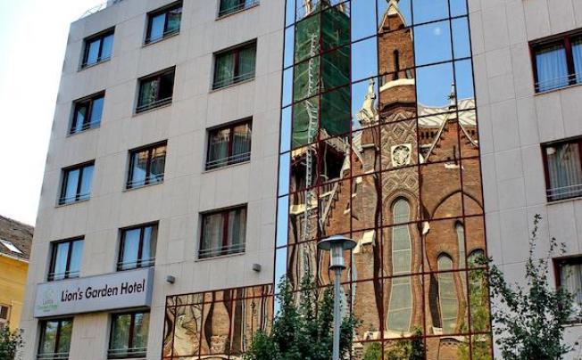 Фото отеля Lion's garden hotel