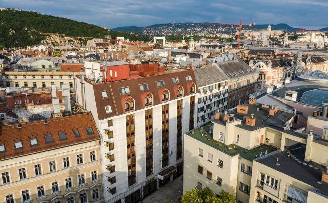 Фото отеля ERZSEBET HOTEL CITY CENTER 