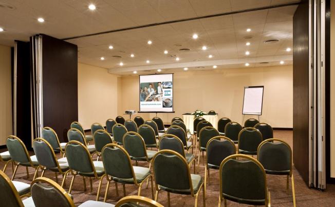 Фото отеля ERZSEBET HOTEL CITY CENTER 