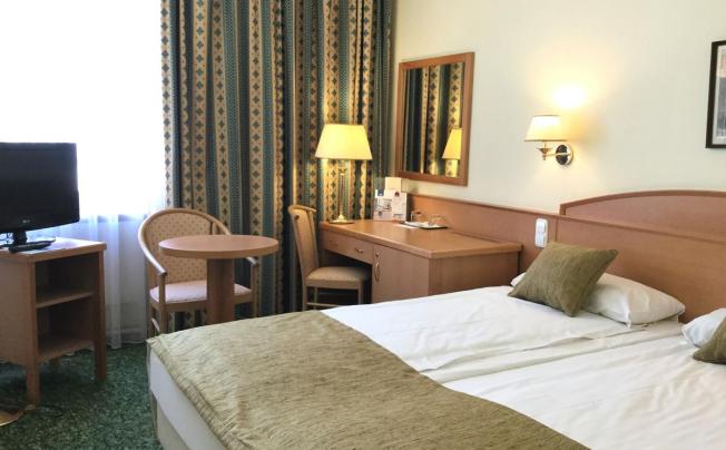 Фото отеля ERZSEBET HOTEL CITY CENTER 