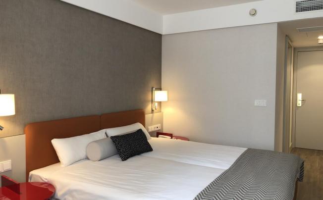Фото отеля ERZSEBET HOTEL CITY CENTER 