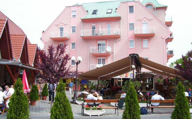 Фото отеля Muskatli Apartman Hotel