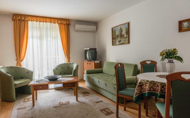 Фото отеля Muskatli Apartman Hotel