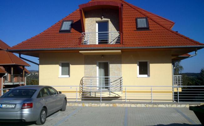 Фото отеля 1000 Home Apartments