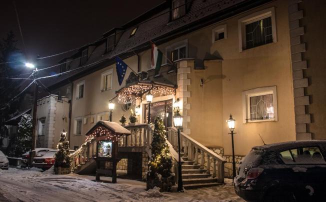 Фото отеля Kikelet Club Hotel