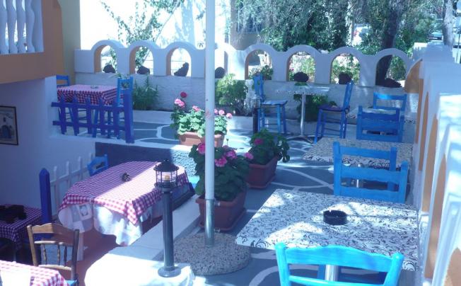 Фото отеля KAMARI STAR VILLA
