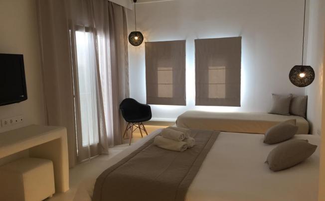 Фото отеля Paolas Τown Hotel