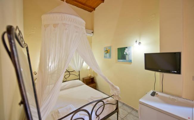 Фото отеля KATERINA TRADITIONAL ROOMS