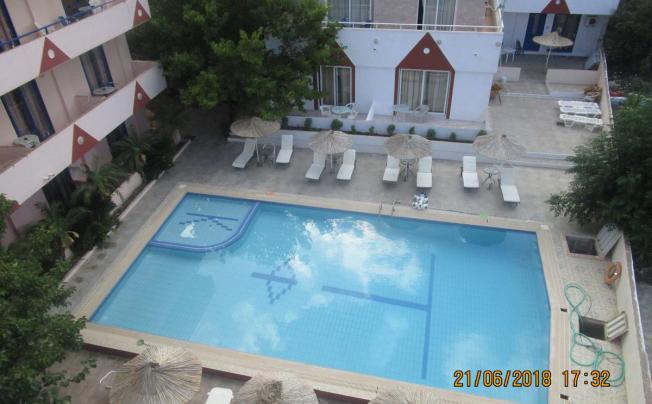 Фото отеля Saint Konstantin Beach Apartments