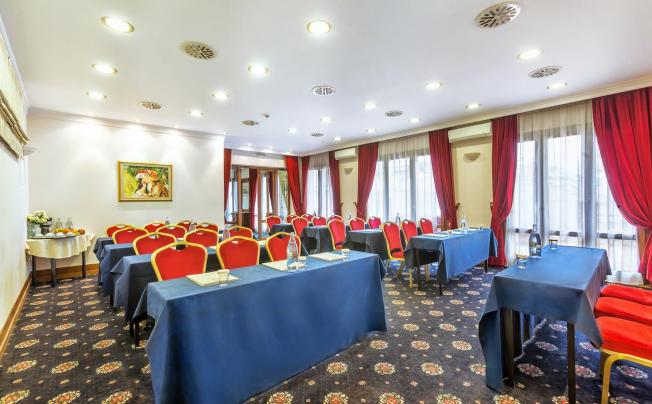 Фото отеля Minerva Premier Hotel